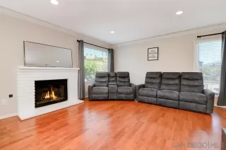 Photo #3: 230016421 Listing