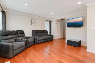 Photo #4: 230016421 Listing