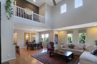 Photo #2: 230016431 Listing