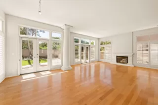 Photo #4: 230016443 Listing