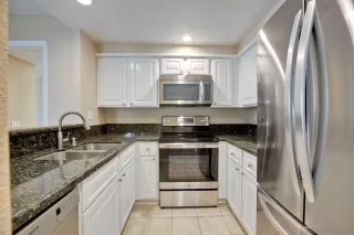 Photo #5: 230016468 Listing