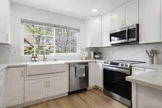 Photo #5: 230016494 Listing