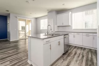 Photo #4: 230016514 Listing