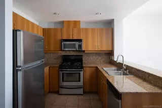 Photo #4: 230016539 Listing