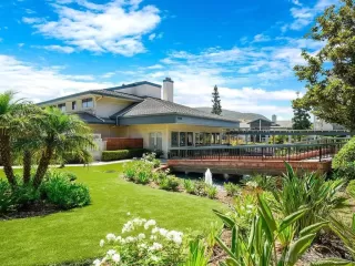 Photo #3: 230016543 Listing 