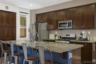 Photo #5: 230016556 Listing