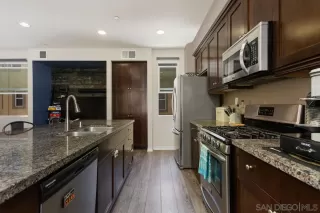 Photo #6: 230016556 Listing