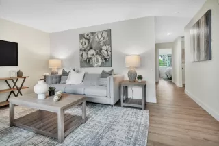 Photo #2: 230016565 Listing