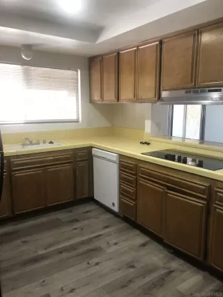 Photo #5: 230016567 Listing