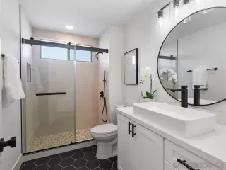 Photo #5: 230016571 Listing 