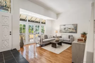 Photo #6: 230016581 Listing 