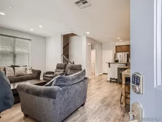 Photo #3: 230016583 Listing