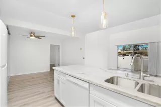 Photo #4: 230016594 Listing 