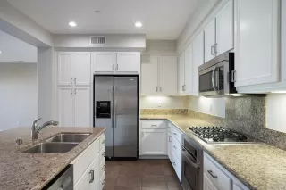 Photo #2: 230016603 Listing