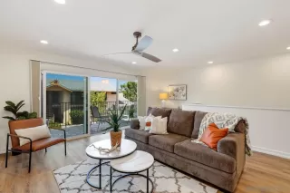 Photo #3: 230016675 Listing 