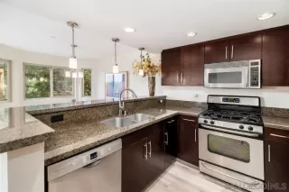 Photo #3: 230016685 Listing