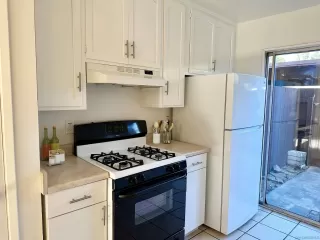 Photo #3: 230016701 Listing