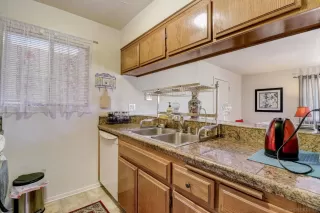 Photo #5: 230016839 Listing