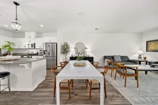 Photo #5: 230016851 Listing