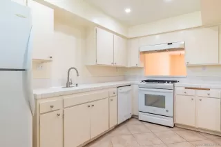 Photo #3: 230016853 Listing