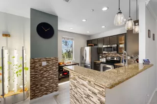 Photo #3: 230016919 Listing 