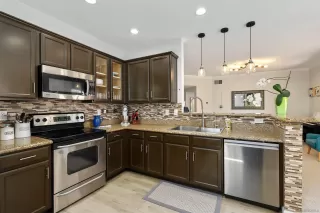 Photo #4: 230016919 Listing 