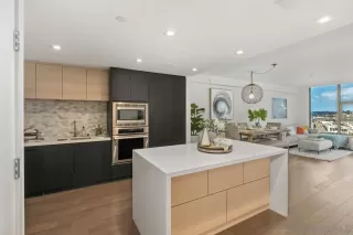 Photo #6: 230016936 Listing