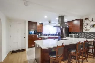 Photo #6: 230016975 Listing 