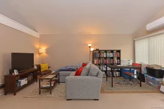 Photo #3: 230017017 Listing