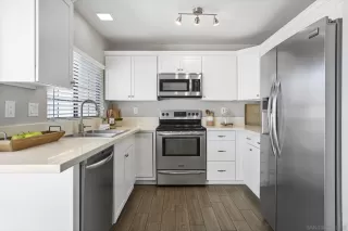 Photo #4: 230017019 Listing