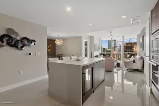 Photo #4: 230017070 Listing