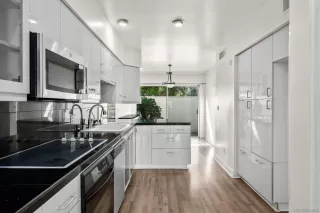 Photo #5: 230017193 Listing 