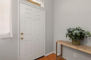 Photo #3: 230017236 Listing