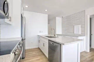 Photo #5: 230017313 Listing