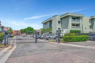 Photo #2: 230017371 Listing 