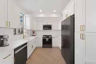 Photo #2: 230017384 Listing