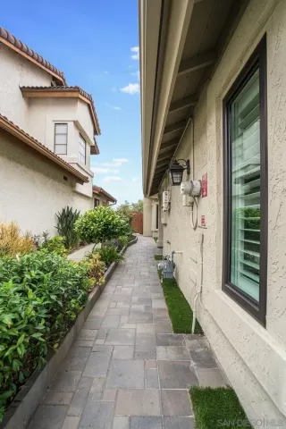 Photo #6: 230017537 Listing