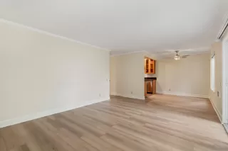 Photo #4: 230017904 Listing