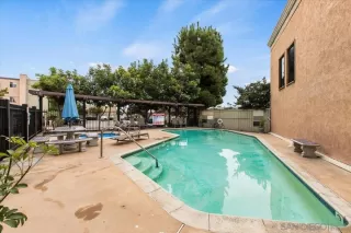 Photo #4: 230017905 Listing