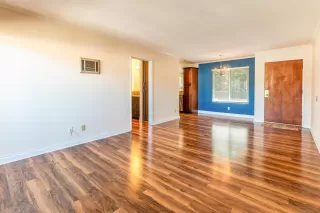 Photo #5: 230017926 Listing