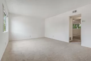 Photo #4: 230018055 Listing