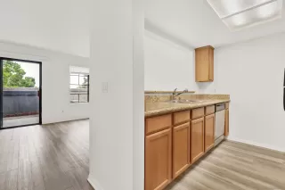 Photo #5: 230018115 Listing