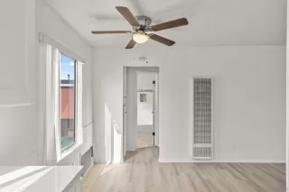 Photo #6: 230018156 Listing