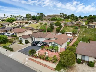 Photo #5: 230018288 Listing