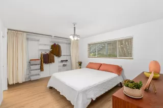 Photo #5: 230018300 Listing