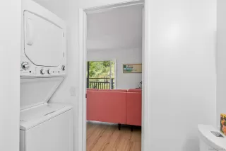 Photo #6: 230018300 Listing