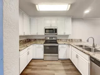 Photo #3: 230018311 Listing