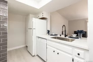 Photo #3: 230018356 Listing