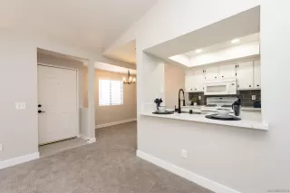 Photo #6: 230018356 Listing