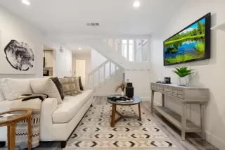 Photo #2: 230018362 Listing 